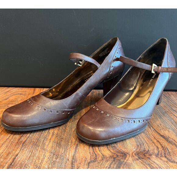 Etienne Aigner Brown Leather Eyelet Detail Nadine Mary Jane 3" Heel  8.5 M - Picture 1 of 15